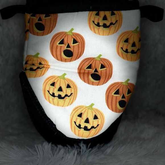 NWT Martha Stewart Halloween Fall Pumpkin Oven Mitts - Set of Two - Picture 3 of 8